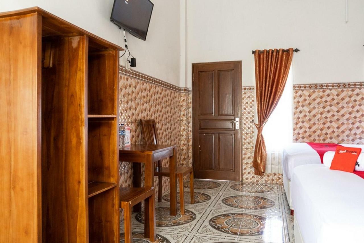 Reddoorz Near Jimbaran Market Bandungan Hotel
